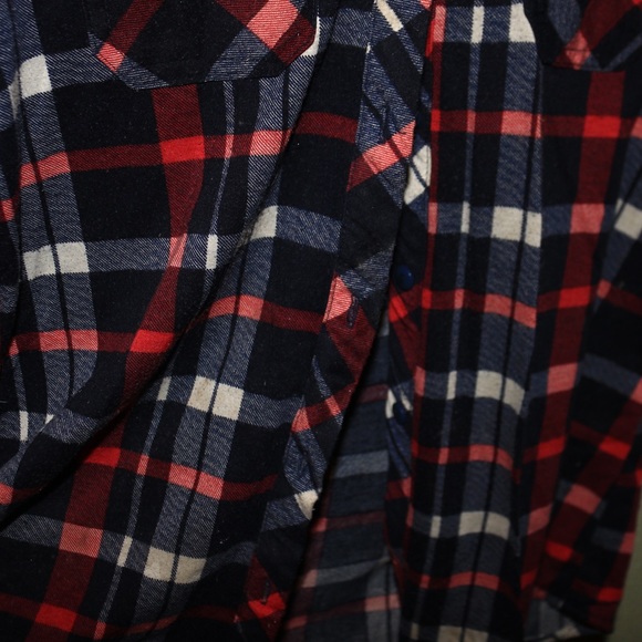 🦋 Red, White, & Blue Cute Short Sleeve Flannel - Picture 4 of 8